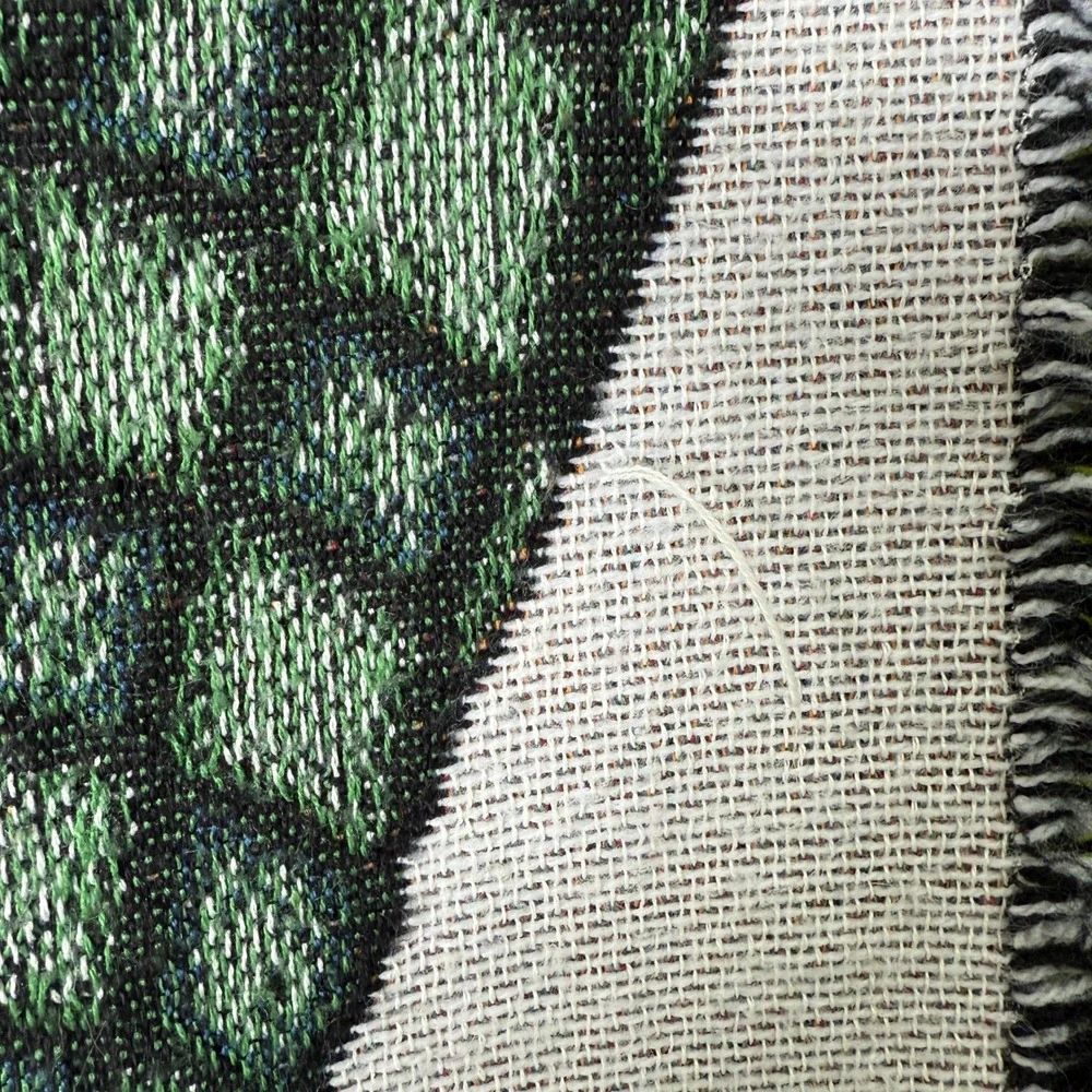 American Weavers size medium